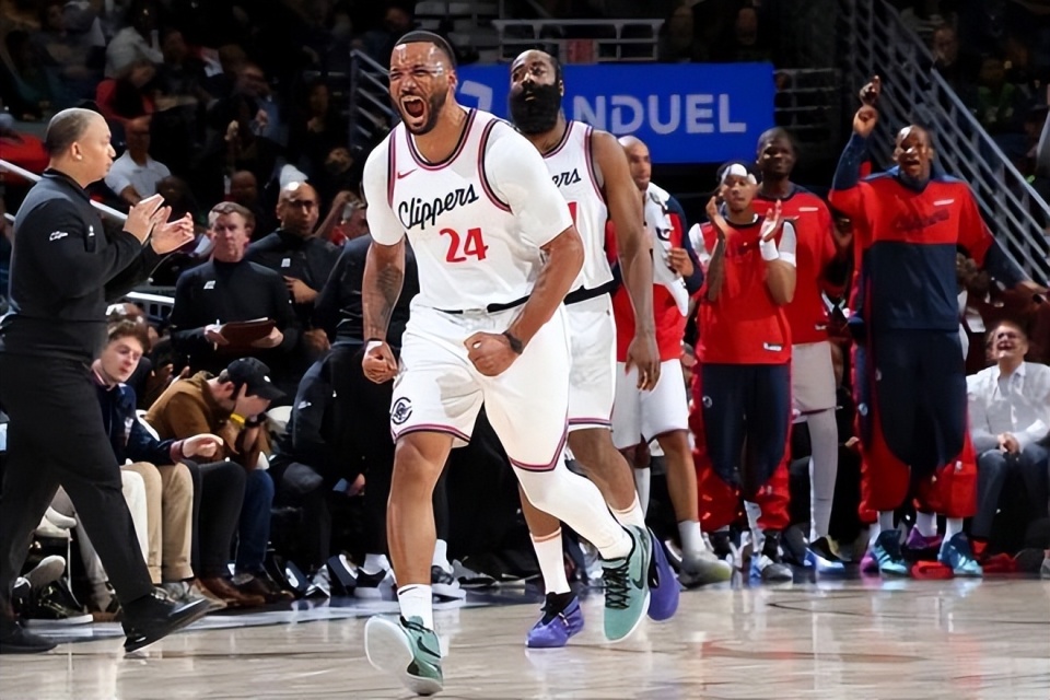 Iaiu, OQIhh, 当地媒体迈 Iaiu, OQIhh, 当地媒体迈